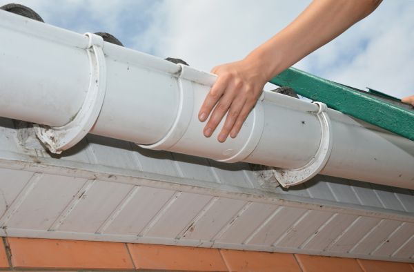 Gutter Reattachment in Biloxi